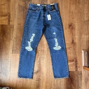 LEVI’S WEDGIE STRAIGHT 29 X 28 **NEW**